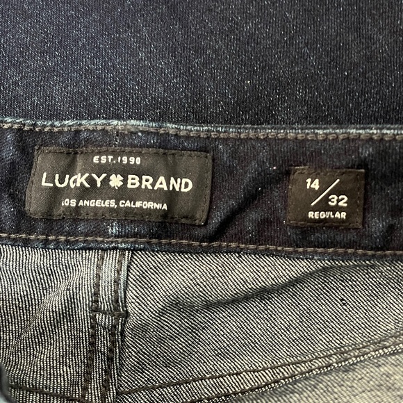 Lucky Brand Lolita Boot Cut Mid Rise Curvy Fit Jeans Dark Blue Size 14/32 - Picture 3 of 6